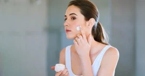 ময়েশ্চারাইজার ব্যবহার