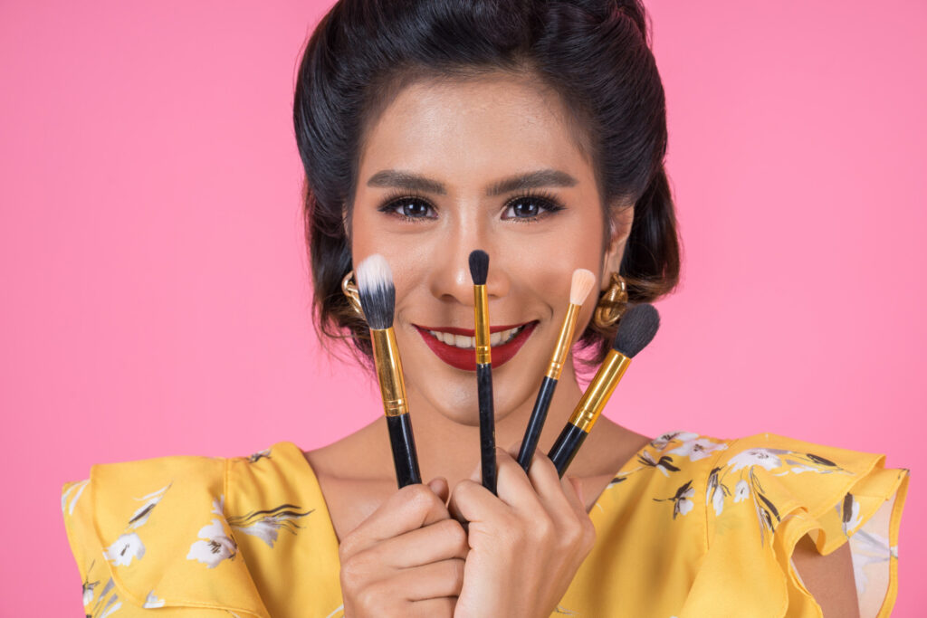 Some common mistakes that are made while applying makeup